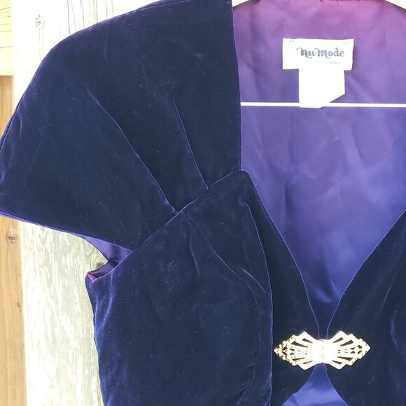 STUNNING VINTAGE DEEP Purple BOLERO Jacket with Brooch Closure Women's Size M - Picture 3 of 5